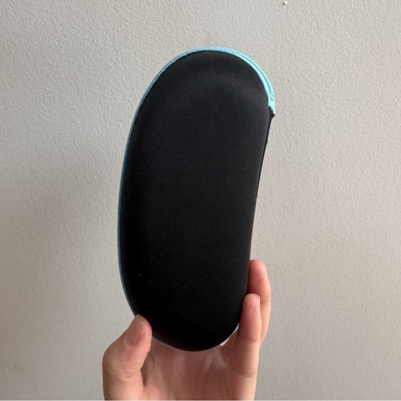 Black and Blue Taylor Swift 1989 sunglasses case - Picture 5 of 6